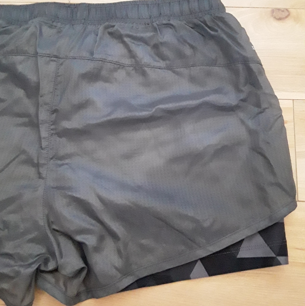 NIKE RUNNING DRI-FIT GRAY SHORT - Picture 5 of 11